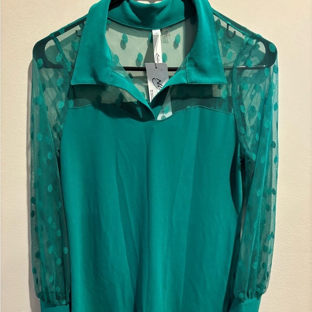 NY Collection size petite M women’s blouse.